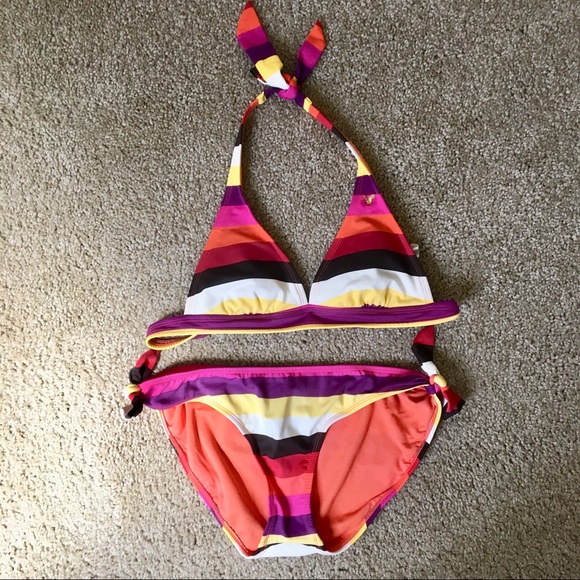 different color bikini top and bottom